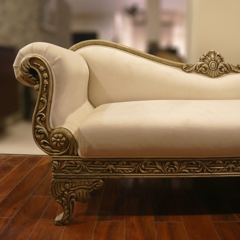 Classic Victorian-Style Dewan