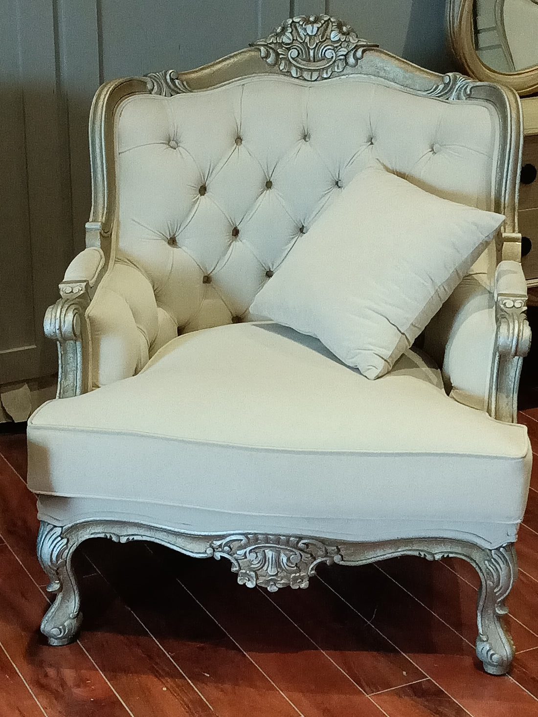 Carved Traditional Cream Sofa (5 Seater)