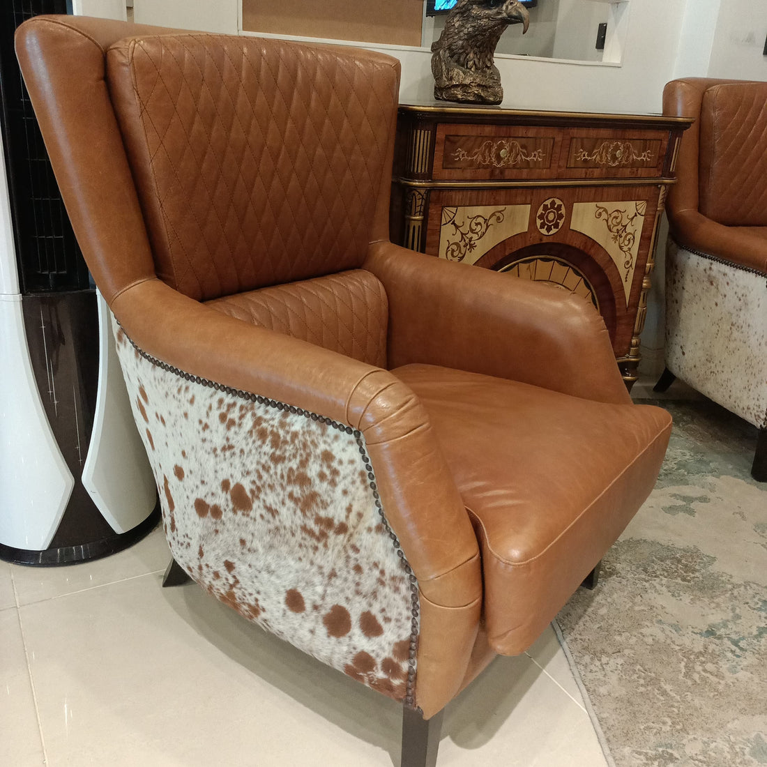 Cow Hive Leather Khan Chair